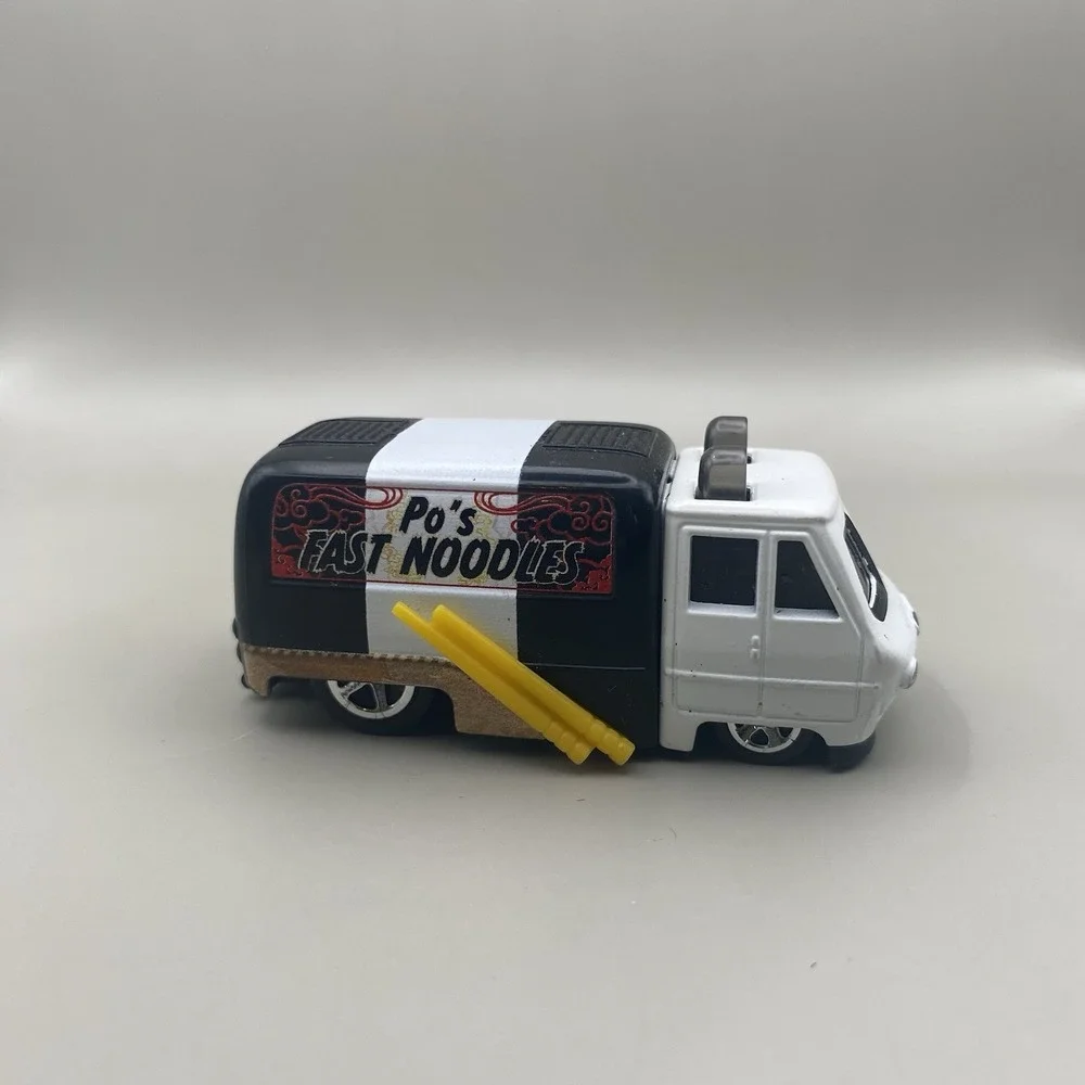Hot Wheels Character‎ Cars 2024 Po Ping Fast Noodles DreamWorks Kung Fu Panda